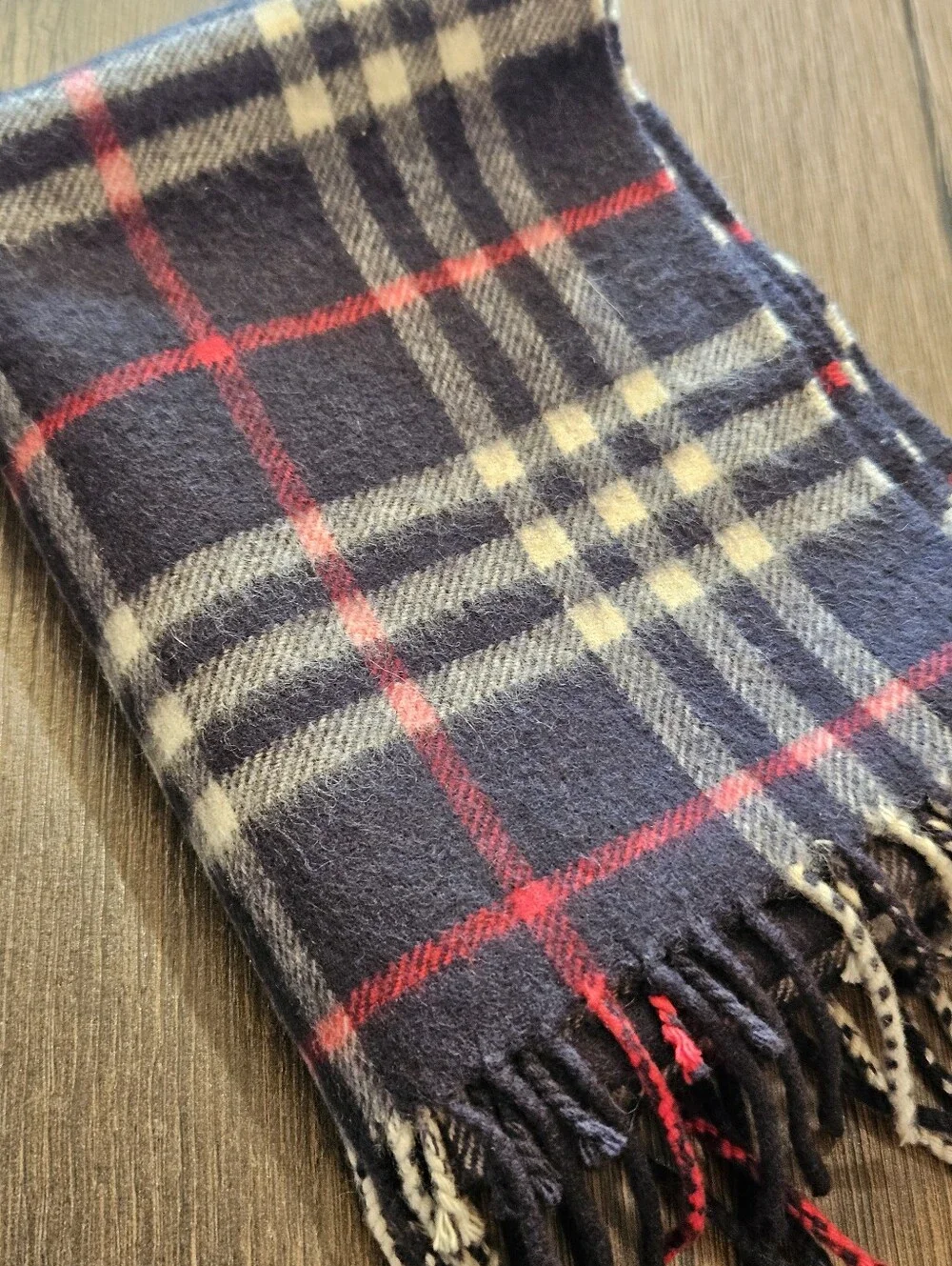 Burberry 100% Cashmere Classic Check Scarf Navy Red Made in Scotland